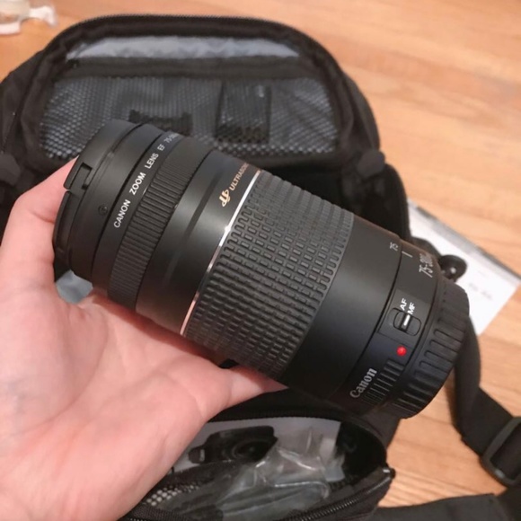 Canon Rebel T5 EOS1200D DSLR - Picture 2 of 3